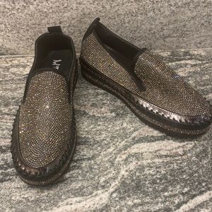 Muguan Womens slip on shoes size 7